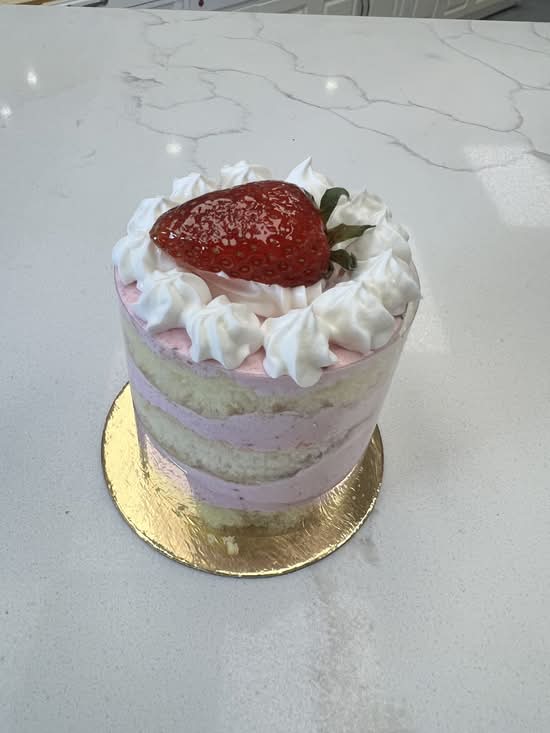 Strawberry Cup Cake (草莓杯杯小蛋糕）